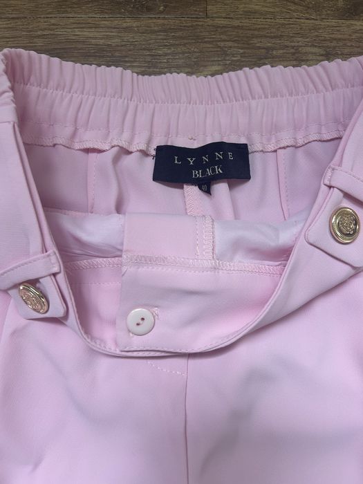 Скъсен панталон на Lynne