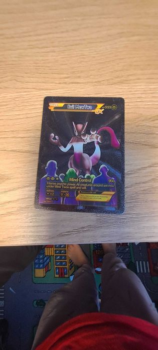 190 carti pokemon.