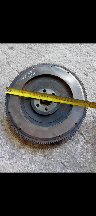 Продавам  маховик от Ауди Б4 2.0i