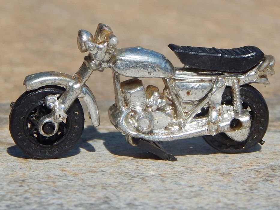 Jucarie motocicleta Morinaga anii 1980 scara 1:43 din plastic