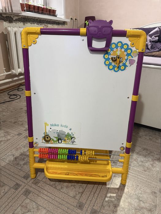 Продам Мольберт детский