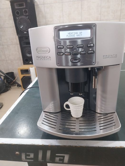 Expresor Delonghi Magnifica