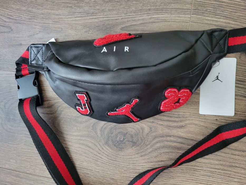 NIKE JORDAN чанта  Jam Borough Varsity Crossbodybag
