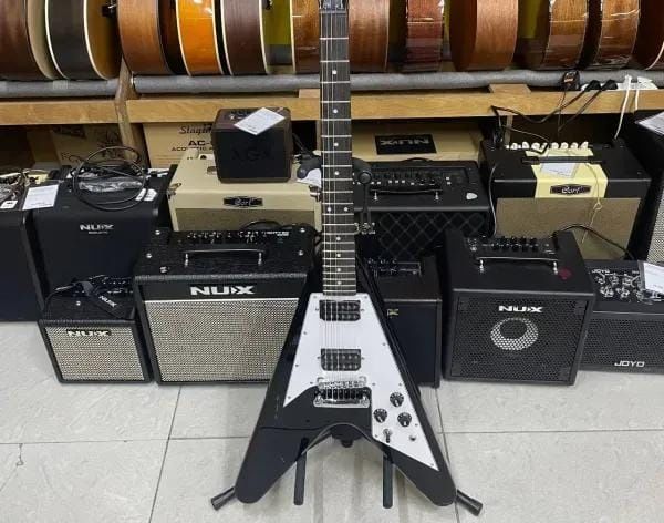 Электрогитара Flying V