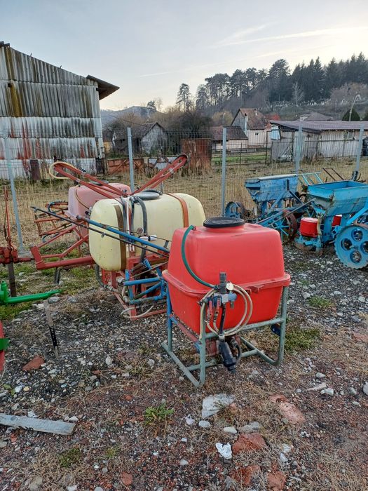 Met de erbicidat de 330 litri și de 200 de litri