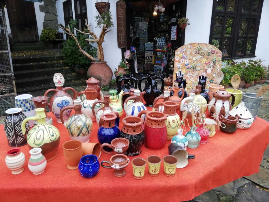 Стомни,  кани, крондири, бъклици, дяволска стомна, битова керамика