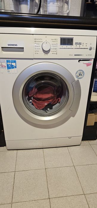 Продавам пералня Siemens WM12E464MЕ за части или ремонт