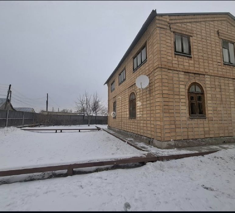 Продам двухэтажный дом