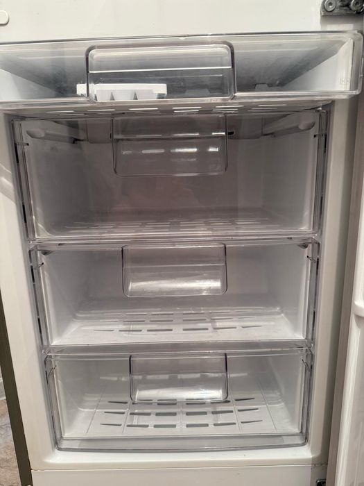 Продам холодильник LG