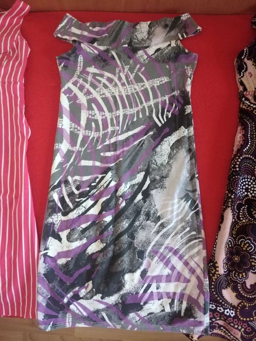 Рокли различни материи и цветове размери М и S