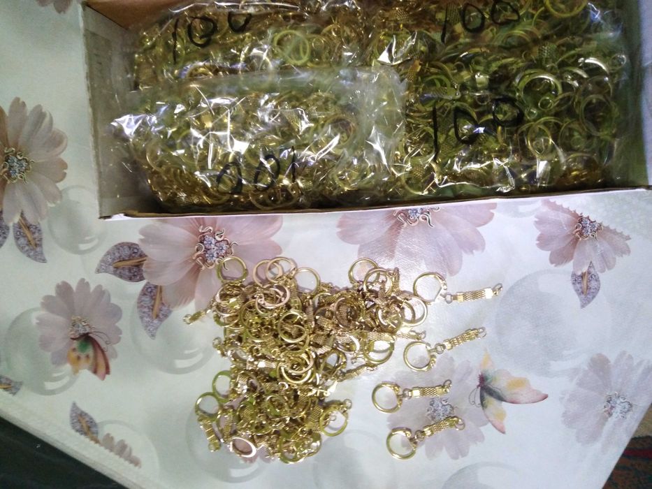 Карабин с цепочкой