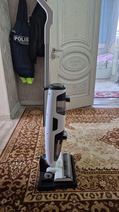 Продам вертикальный пылесос