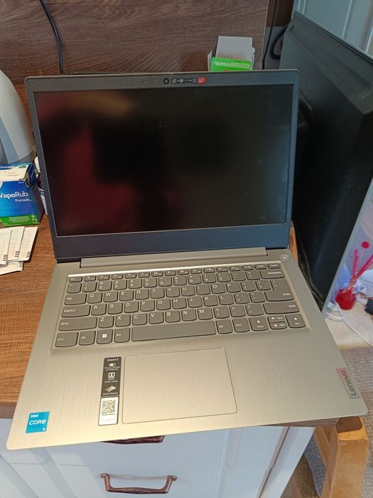 Продавам лаптоп Леново