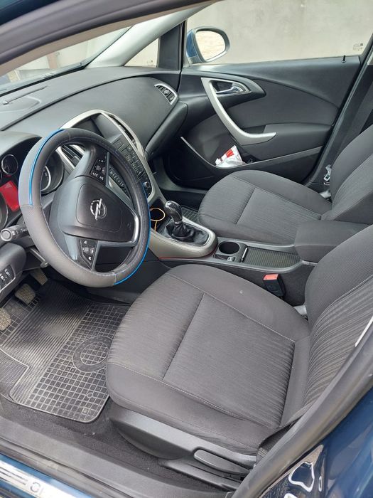 OPEL Astra 2011 — imagine 4