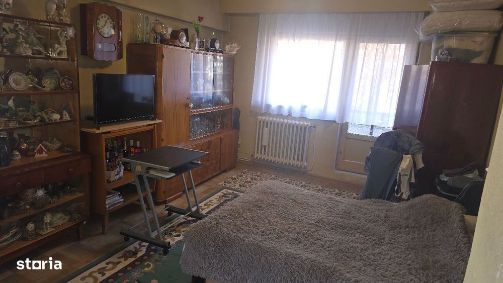 Vand apartament 3 camere decomandat Deva. Lido (Casa de Pensii) et. 2