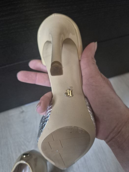 Vând pantofi IL PASSO, piele, 36