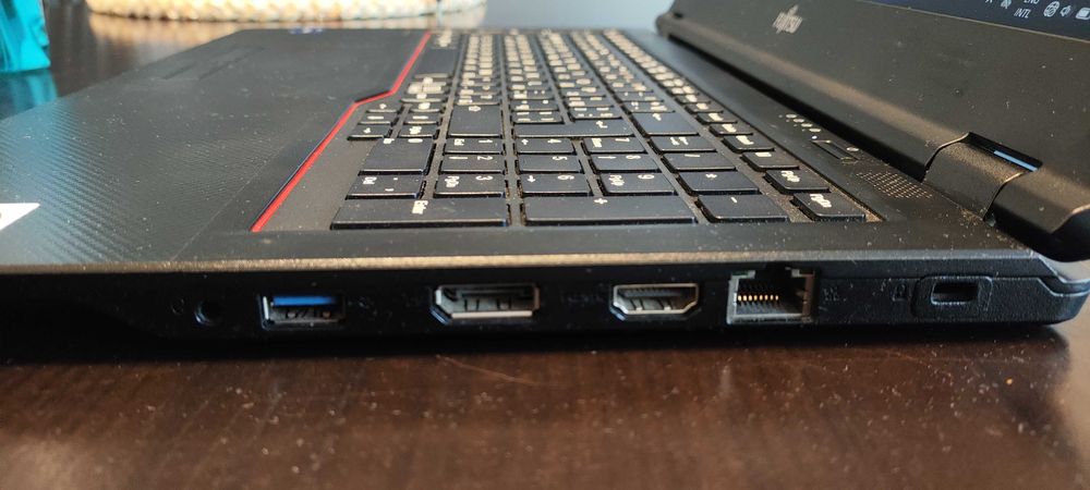 Fujitsu Lifebook E5511