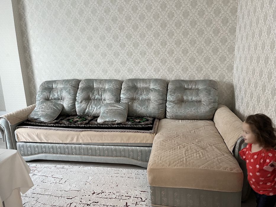 Продам диван угловой