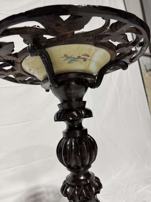 Suport decorativ din lemn sculptat manual in stil victorian