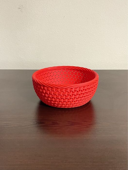 Декоративна плетена купа