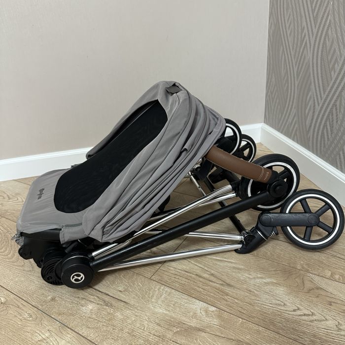 Продается коляска в отличном состоянии cybex mios