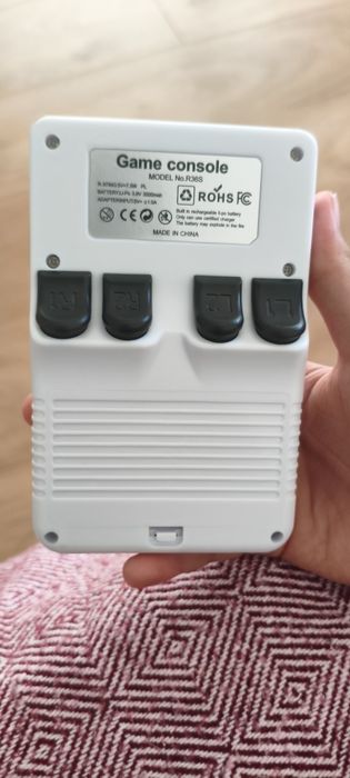 R36S 128 GB, много эмуляторов