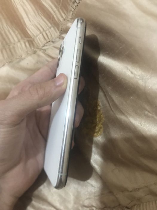 iPhone 11 pro white 64 gb