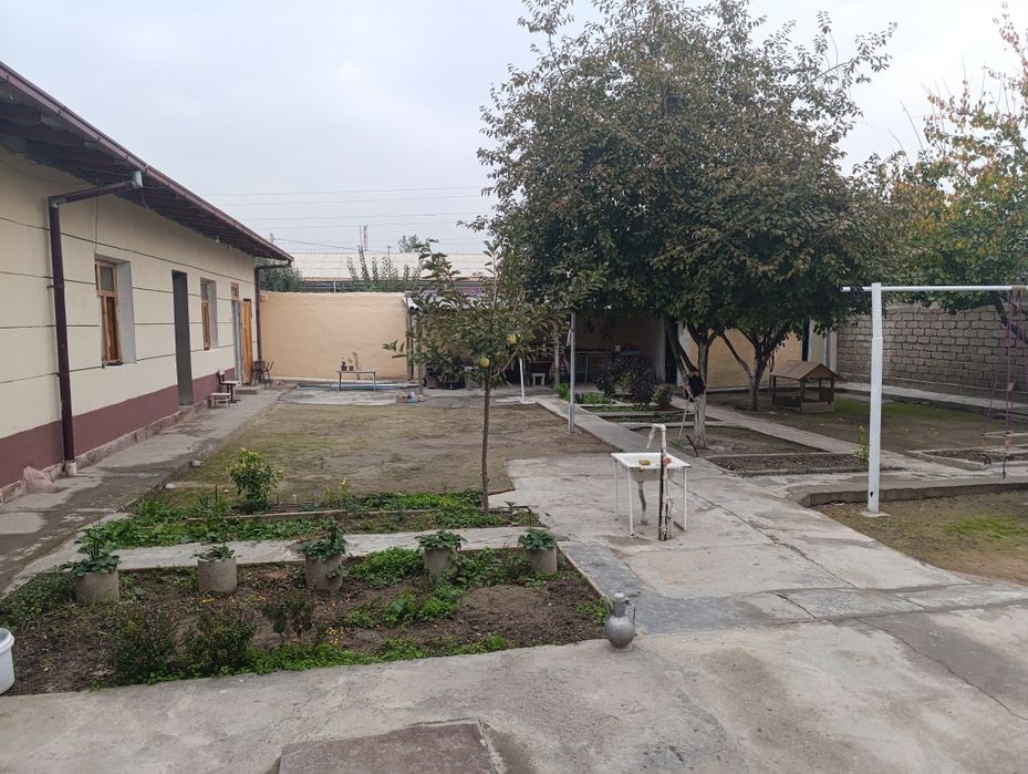 Hovli sotiladi 6 sotix