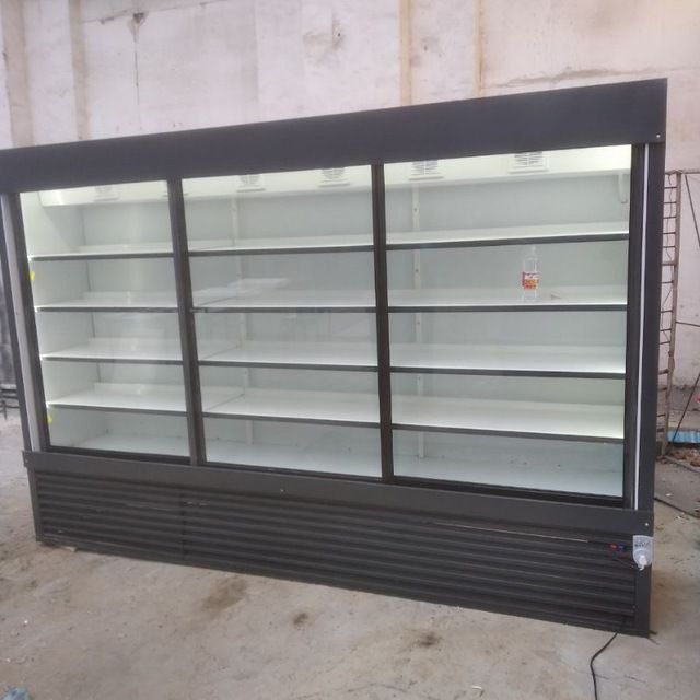 Витрина холодиьник