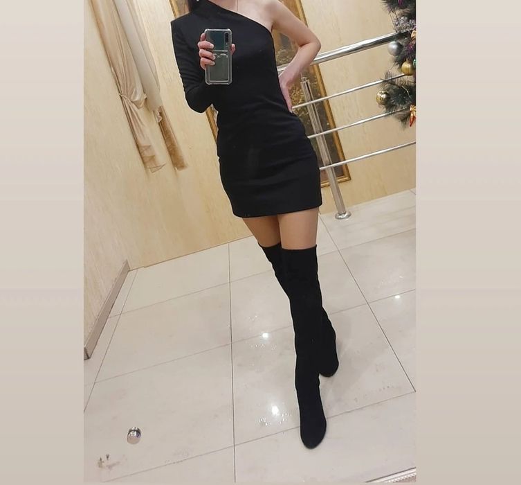 Платье, стильное модное. Размер 42.