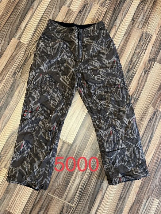 Срочно продам горнолыжные штаны по 5000 тг