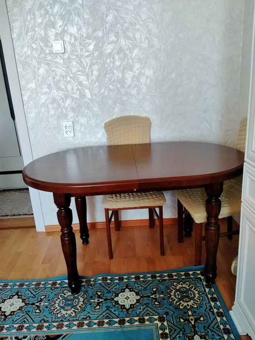 Стол обеденный для гостиной