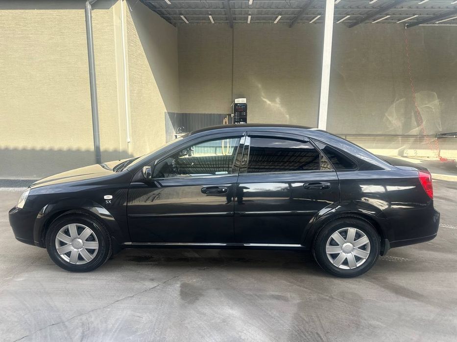 1.8 Lasseti 2012 qora mehanika gaz