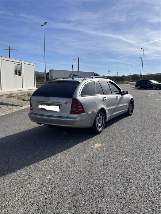 Vand Mercedes C220