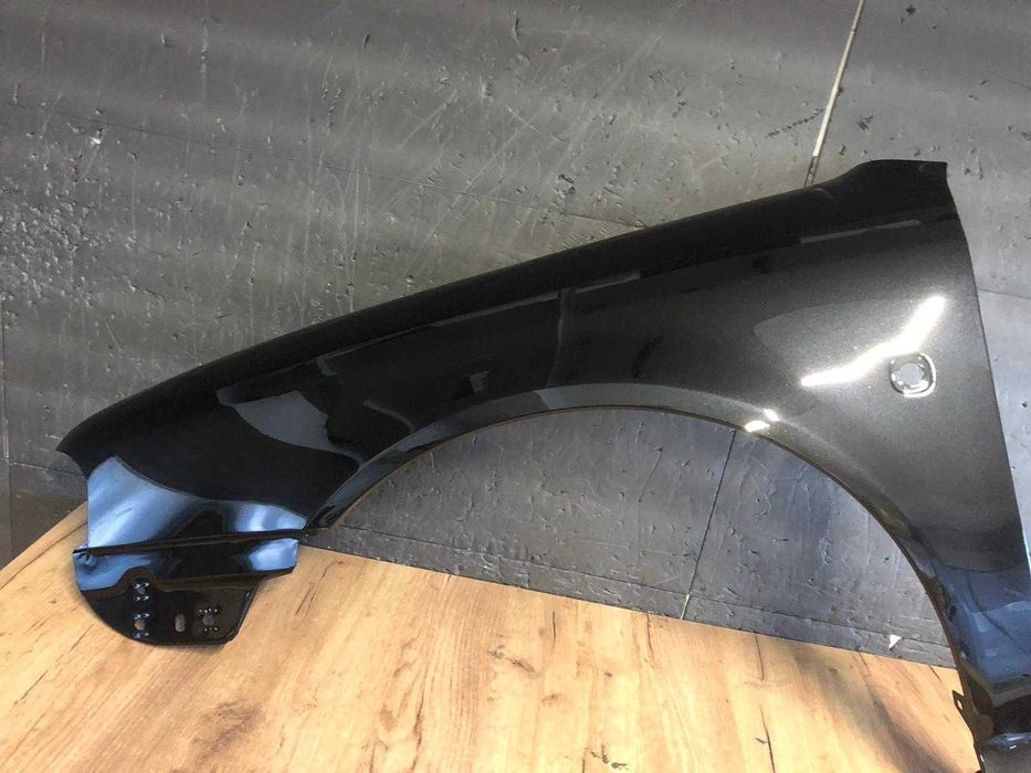 Aripa Fata Stanga Skoda Octavia 1 I An 1999-2007 (F9R (Negru))