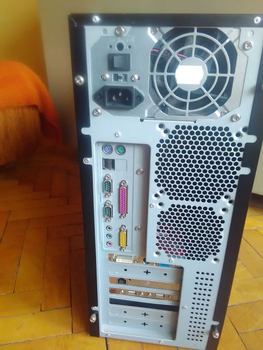 Процесор, DDR SDRAM памет и др. от стар геймърски компютър