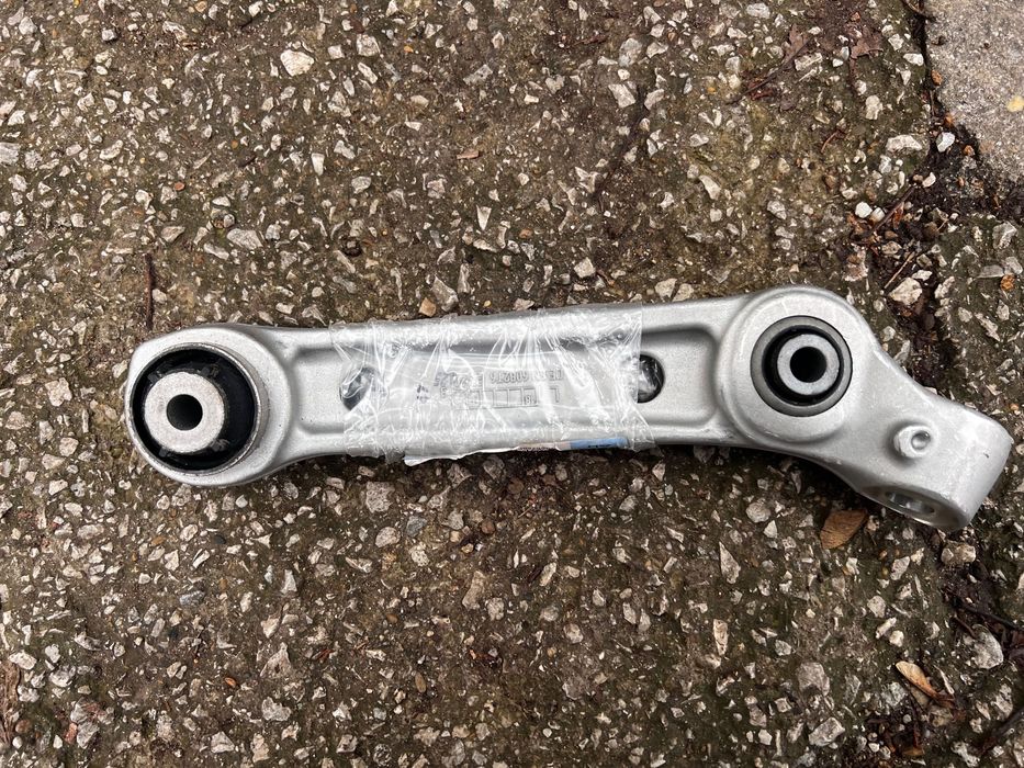 Долен ляв носач за БМВ G30/G31/G38