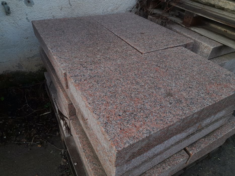 Placi granit fiamat de 10 cm grosime