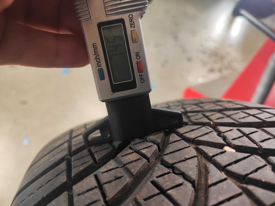 4бр.всесезонни гуми 215/60/17 Goodyear