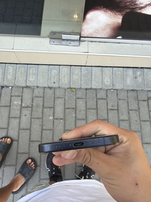 Iphone 15 спешно
