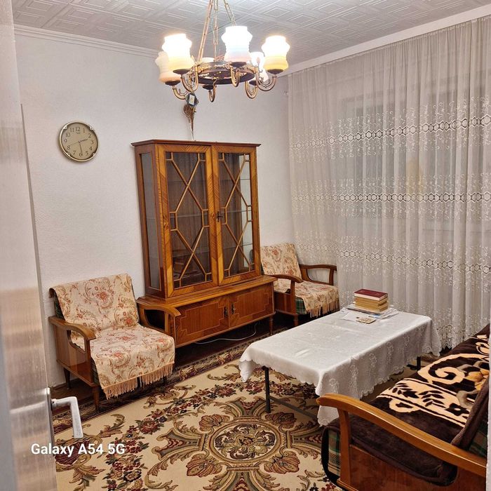 Vanzare apartament 3 camere, zona Alunis