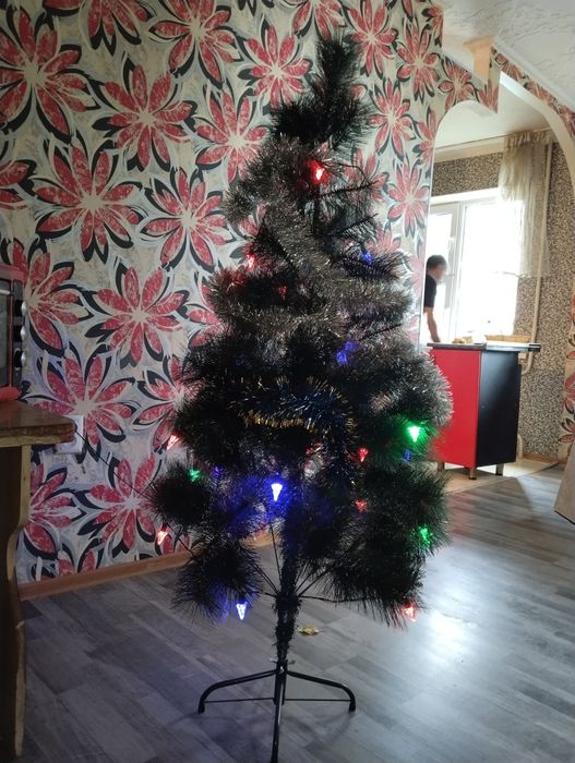 Продам искусственную ёлку