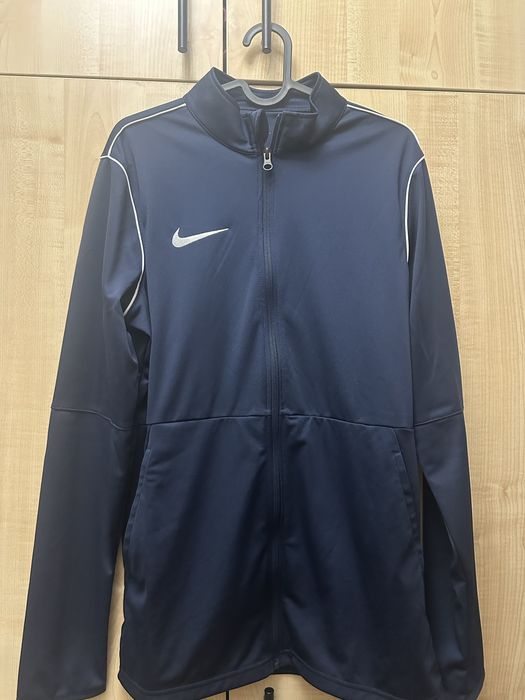 Чисто ново спортно горнище Nike