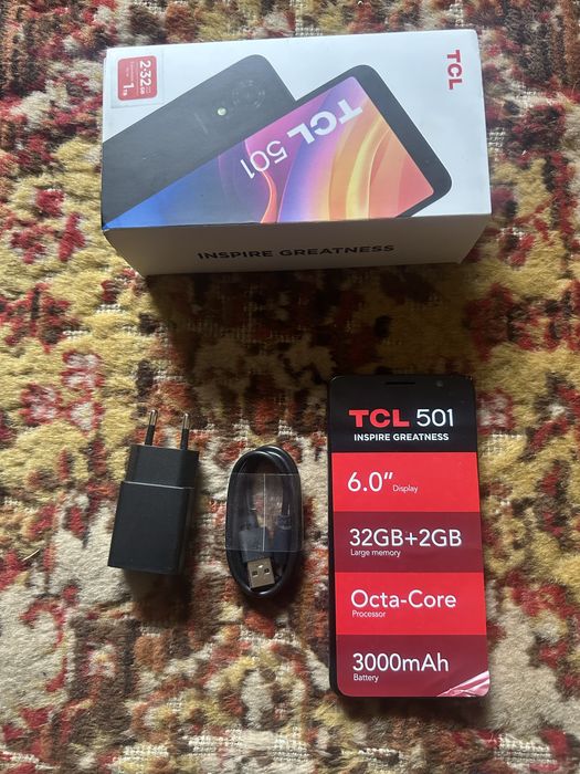 Telefon TCL 501.