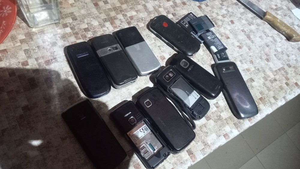 Телефоны на запчасти