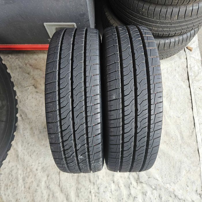 2 летни бусови гуми 195/70R15C Semperit Van-Life 2 104/102S DOT4922