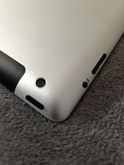 Продавам ipad 4-та генерация