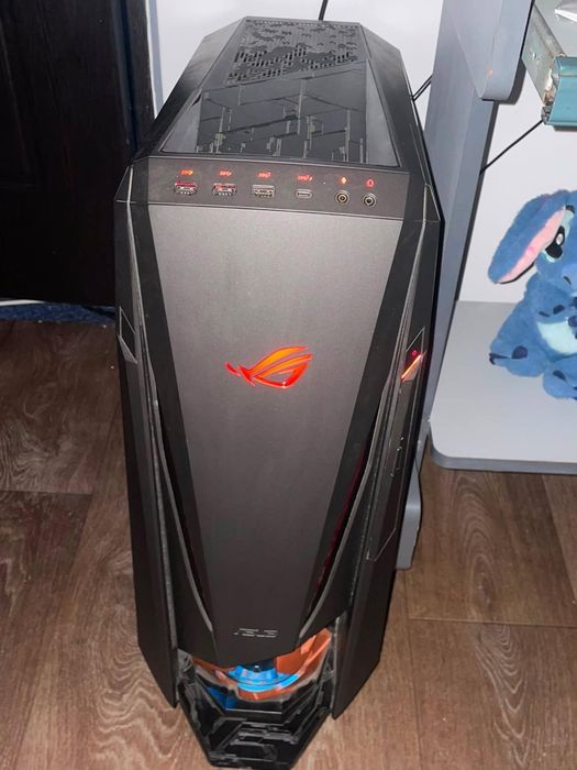 Pc asus rog si monitor 144hz.