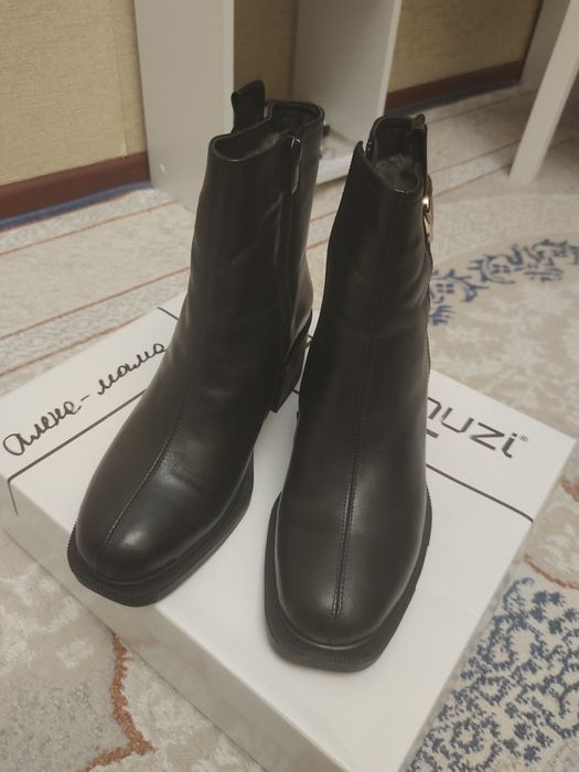 Продам обувь 38р. новая