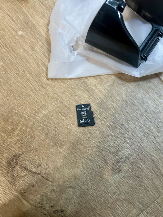 Продавам DJI Mini 2 SE с контролер и 3 батерии.